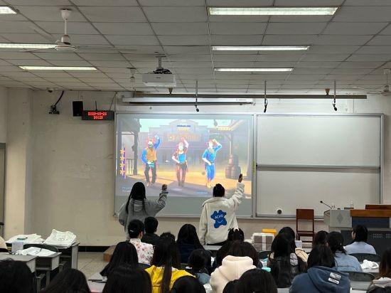 维塔士：赋能高校女生职业发展，开展专题活动