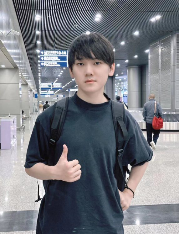 电竞选手icon怒怼经济舱待遇，朱开强回应